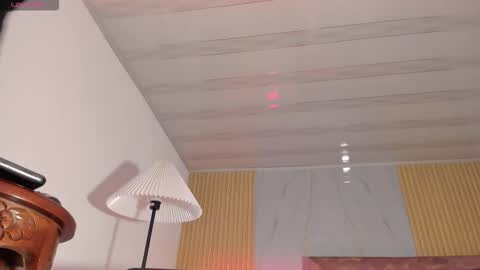 Snapshot of isabella_haddad chatting on February 3, 6:22 am isabella_haddad online show from February 3, 6:22 am