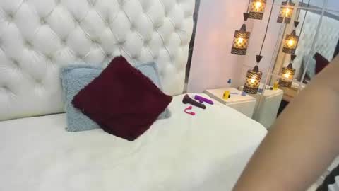 Isabella Kawaii online show from June 21, 6:10 pm