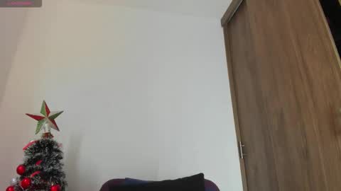  Isabel Lopez online show from December 19, 9:55 pm