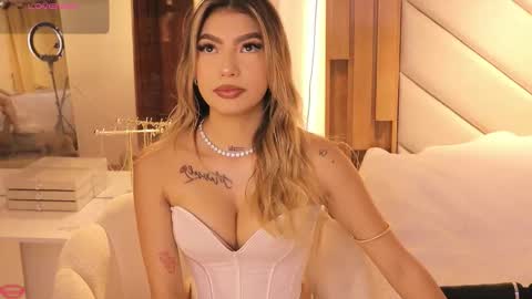 Snapshot of isabella_m_ chatting on December 18, 8:26 pm Isabella online show from December 18, 8:26 pm