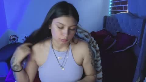 Snapshot of isabella_monntolvo chatting on May 9, 3:06 pm isabella_monntolvo online show from May 9, 3:06 pm