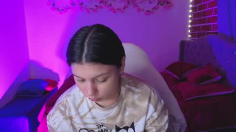 Snapshot of isabella_monntolvo chatting on May 26, 7:21 pm isabella_monntolvo online show from May 26, 7:21 pm