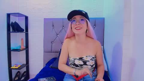 Snapshot of isabella_noir1 chatting on June 9, 7:03 pm Isabella online show from June 9, 7:03 pm