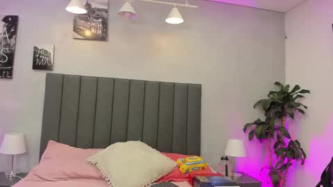 Snapshot of isabella_nowa chatting on February 8, 11:46 am Isabella Nowa online show from February 8, 11:46 am