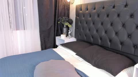 Isabella Nowa online show from March 6, 12:01 pm