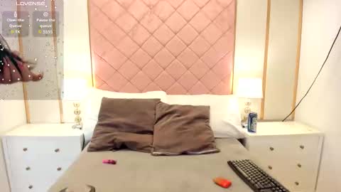 Snapshot of isabella_roa chatting on February 16, 3:24 am Isabella online show from February 16, 3:24 am