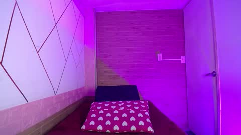 isabella_roseee online show from November 21, 9:13 pm