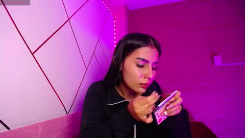 isabella_roseee online show from December 19, 8:05 pm