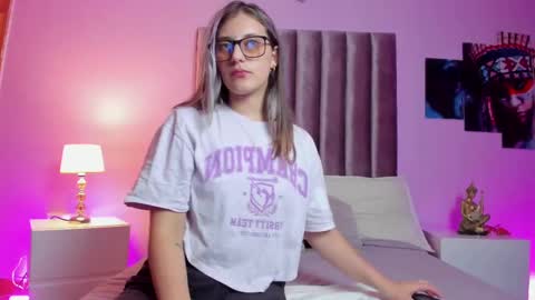 Isabella Rros online show from February 21, 3:23 am