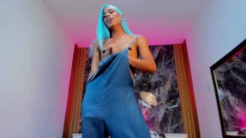 Snapshot of isabella_sccott chatting on July 22, 6:43 pm Isabella online show from July 22, 6:43 pm