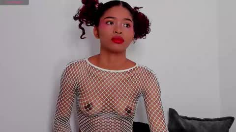 isabella online show from February 18, 1:10 am