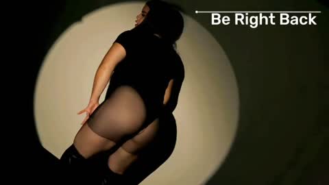 Snapshot of isabella_whiite chatting on April 18, 7:58 pm Isabella White online show from April 18, 7:58 pm