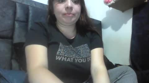 isabellaa_hills_ online show from June 13, 10:40 pm