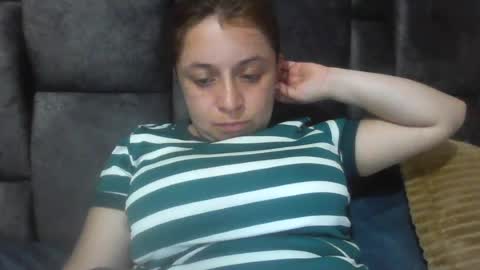 isabellaa_hills_ online show from July 10, 6:21 pm