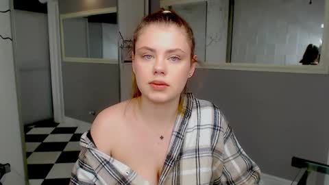 Snapshot of isabellabler chatting on January 24, 1:36 pm isabellabler online show from January 24, 1:36 pm