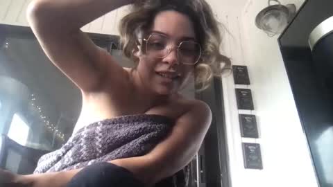 Snapshot of isabellaelizabeth chatting on February 5, 6:45 pm isabellaelizabeth online show from February 5, 6:45 pm