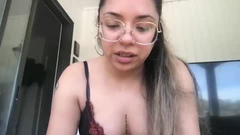 Snapshot of isabellaelizabeth chatting on March 24, 6:46 pm isabellaelizabeth online show from March 24, 6:46 pm