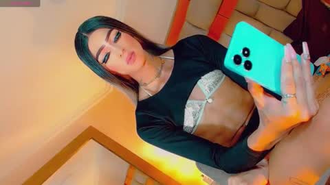isabellagirs online show from October 15, 3:17 am