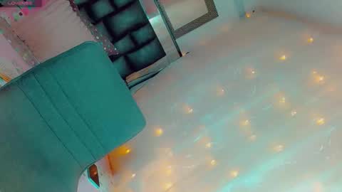 isabellagirs online show from January 10, 6:26 am