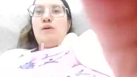 Snapshot of isabellahunter2 chatting on June 8, 5:08 am isabellahunter2 online show from June 8, 5:08 am