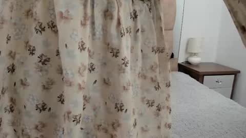 isabellakai online show from October 21, 2:29 pm