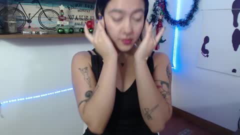 Snapshot of isabellakoff chatting on December 28, 12:24 pm Tati - online show from December 28, 12:24 pm