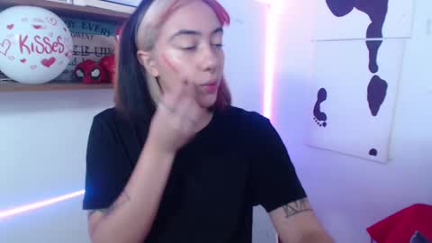 Snapshot of isabellakoff chatting on February 15, 12:11 pm Tati - online show from February 15, 12:11 pm