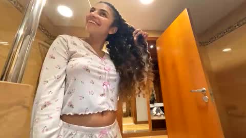 Isabella.. back again  online show from December 19, 5:42 pm