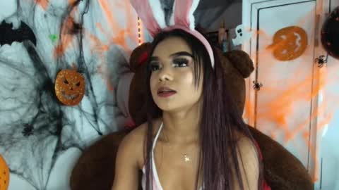 Snapshot of isabellalov chatting on October 23, 1:43 pm isabellalov online show from October 23, 1:43 pm