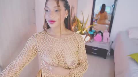 Snapshot of isabellamontier1 chatting on October 8, 4:32 am isabella online show from October 8, 4:32 am
