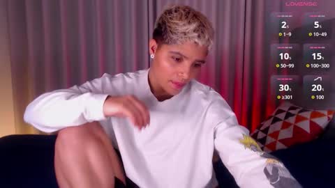 Isabella Mout  online show from December 5, 7:21 pm