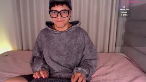 Isabella Mout  online show from February 15, 12:47 pm