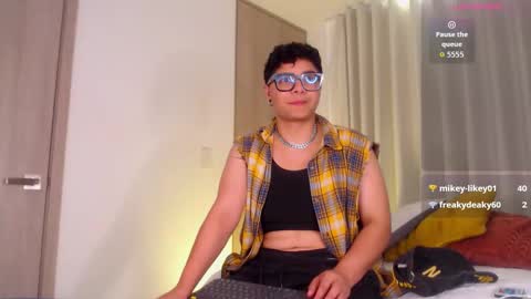 Isabella Mout  online show from February 26, 3:55 pm