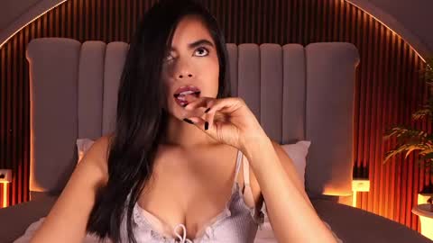 Isa  online show from April 25, 4:26 am