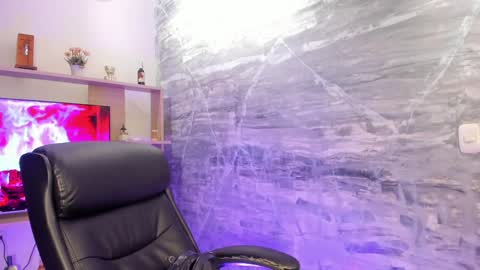 Isa online show from December 19, 4:13 am