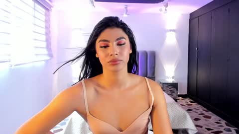 Isa online show from February 5, 5:53 pm