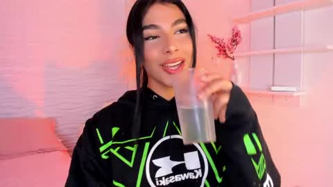 Isa online show from March 24, 10:15 pm