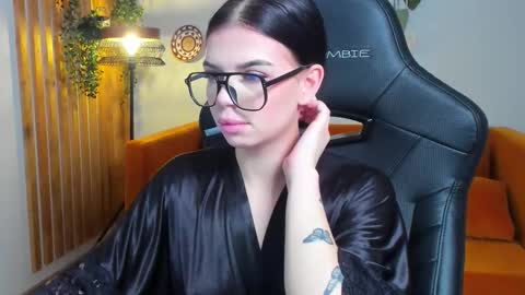 Snapshot of isabellevale chatting on October 6, 6:38 pm isabellevale online show from October 6, 6:38 pm