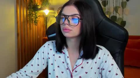 Snapshot of isabellevale chatting on October 9, 5:44 pm isabellevale online show from October 9, 5:44 pm