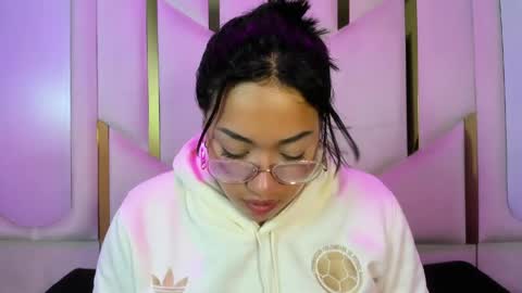 Snapshot of isabellrodriguez18 chatting on June 7, 4:16 am isabellrodriguez18 online show from June 7, 4:16 am