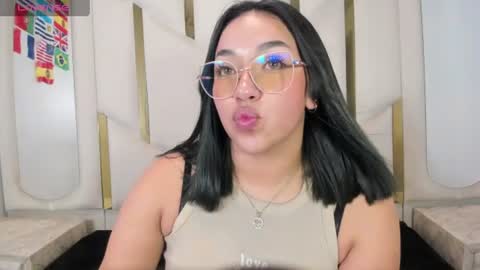 Snapshot of isabellrodriguez18 chatting on July 1, 3:52 am isabellrodriguez18 online show from July 1, 3:52 am