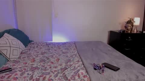 Isa online show from September 12, 2:00 am