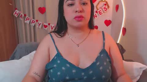 Snapshot of isabum_ chatting on February 14, 11:18 am Isa online show from February 14, 11:18 am