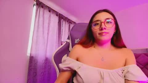 Snapshot of isahenao02 chatting on February 7, 8:45 pm ISABELLA online show from February 7, 8:45 pm
