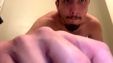 Snapshot of isaiahmarin420 chatting on July 16, 4:51 am Kxshking online show from July 16, 4:51 am