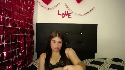 Snapshot of isamoon99 chatting on February 3, 7:41 pm Isa online show from February 3, 7:41 pm