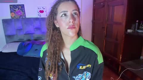 Isabela  online show from September 10, 6:13 am