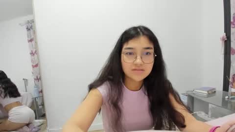 Snapshot of isasuarezzzz chatting on March 2, 6:15 pm Isa Suarez online show from March 2, 6:15 pm