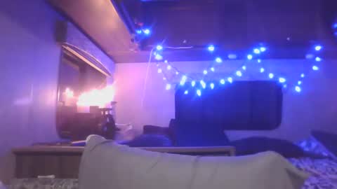 Iseestarz420 online show from December 14, 11:34 pm