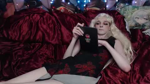 Snapshot of iselestias chatting on February 16, 10:50 pm Sele online show from February 16, 10:50 pm